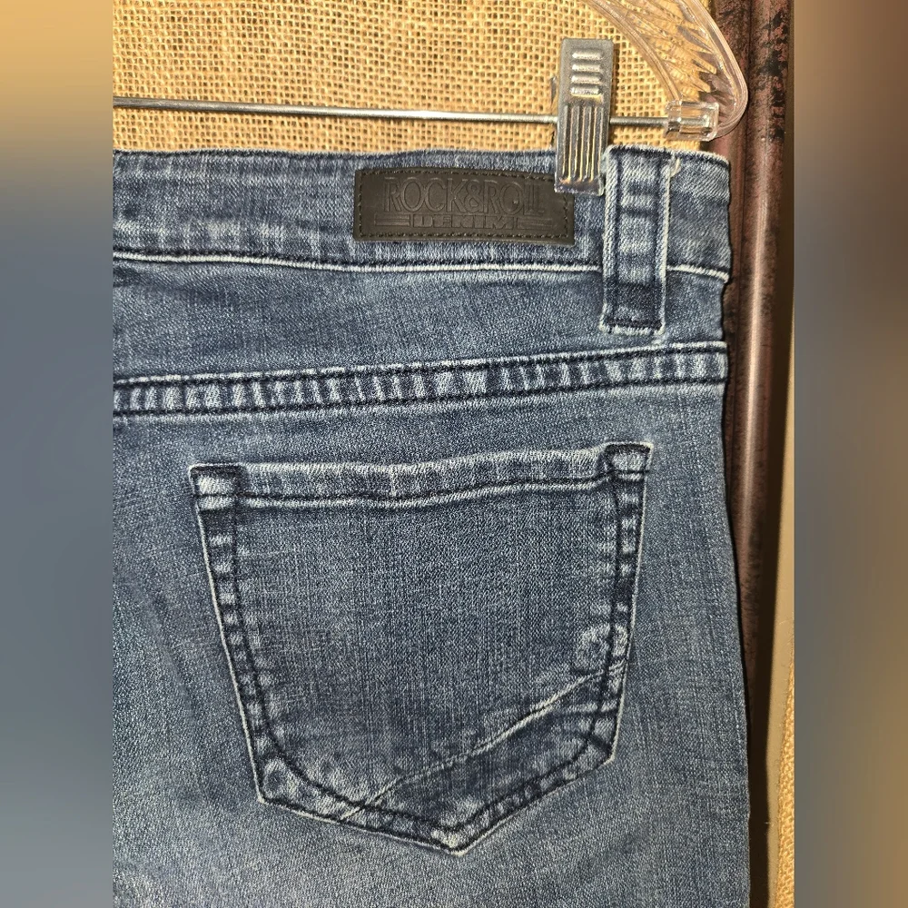 Women's Rock And Roll Cowgirl Classic Blue Women's Jeans Low Rise Size 29 x 30 - Picture 11 of 16